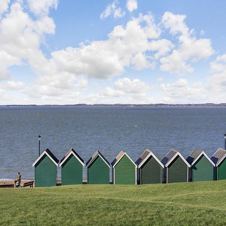 Green Poplars Gurnard エクステリア 写真