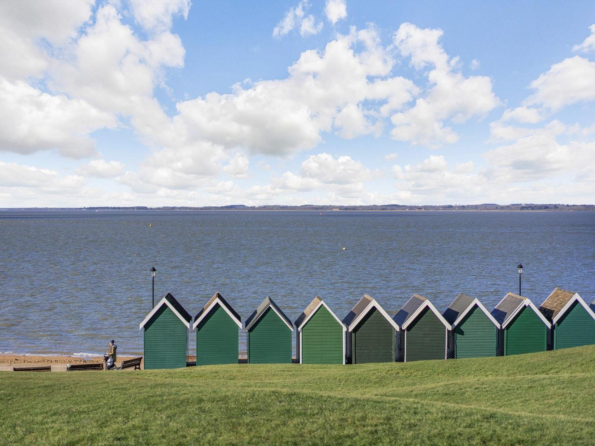 Green Poplars Gurnard エクステリア 写真