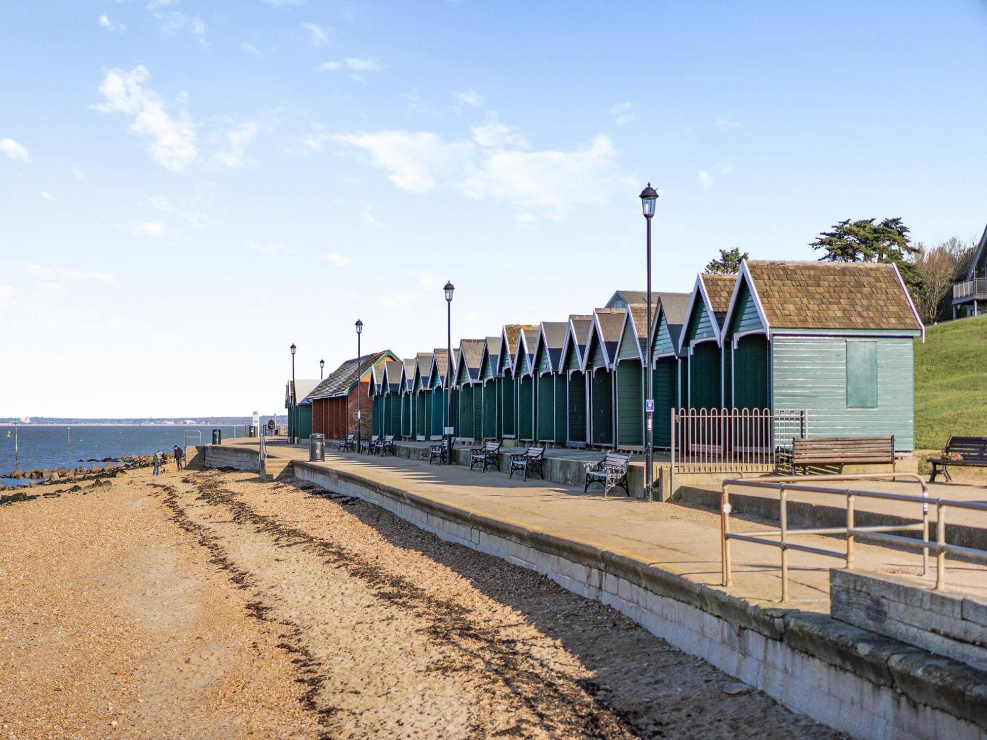 Green Poplars Gurnard エクステリア 写真