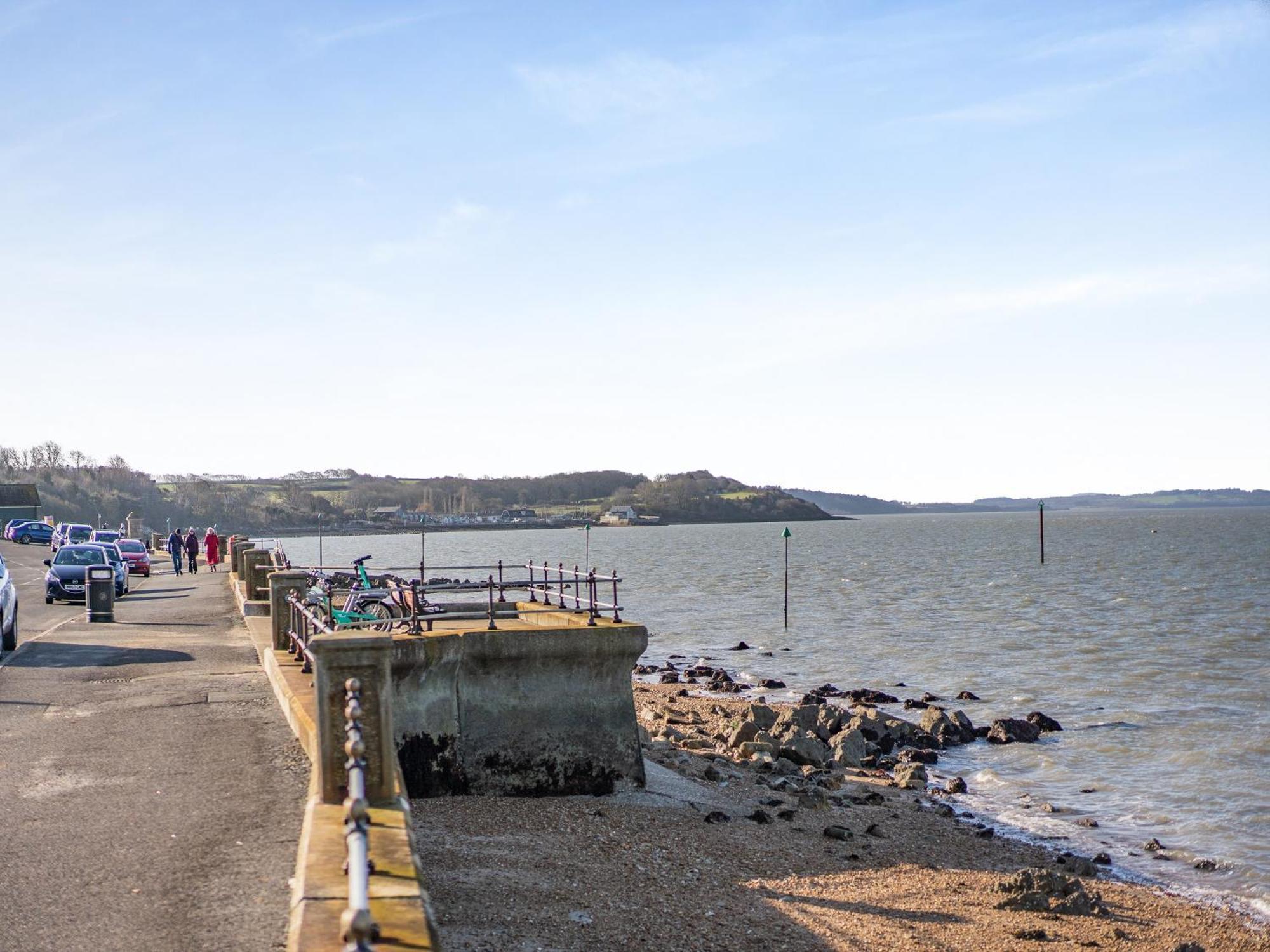 Green Poplars Gurnard エクステリア 写真